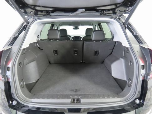 Used 2023 GMC Terrain SLT AWD/4WD image 26