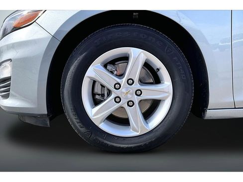 Used 2024 Chevrolet Malibu LS image 32