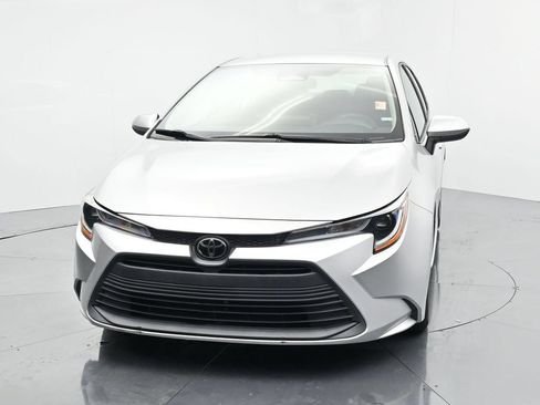 Used 2023 Toyota Corolla LE FWD image 3