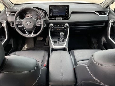 Used 2020 Toyota RAV4 XLE Premium image 10