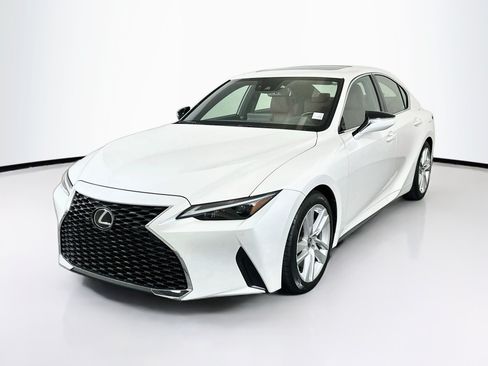 Used 2023 Lexus IS 300 w/ Comfort Package RWD image 3