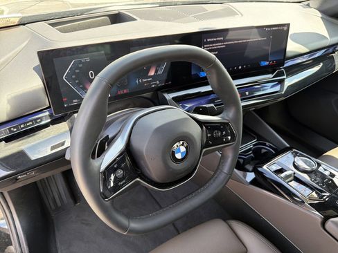 Certified 2024 BMW 540i xDrive w/ Premium Package AWD/4WD image 21