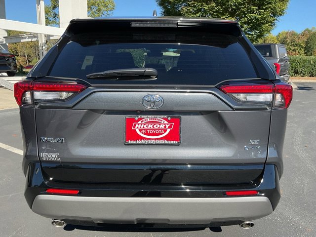 Used 2025 Toyota RAV4 SE AWD/4WD image 9
