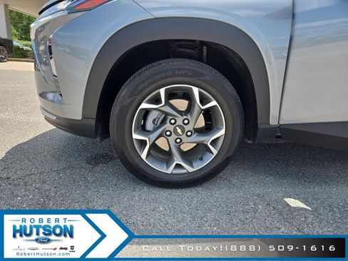 Used 2025 Chevrolet Trax LT w/ Driver Confidence Package FWD image 10