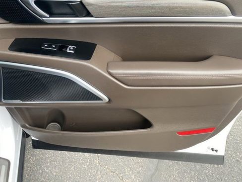 Used 2022 Kia Telluride SX image 19