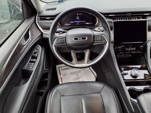 Used 2022 Jeep Grand Cherokee Limited image 11