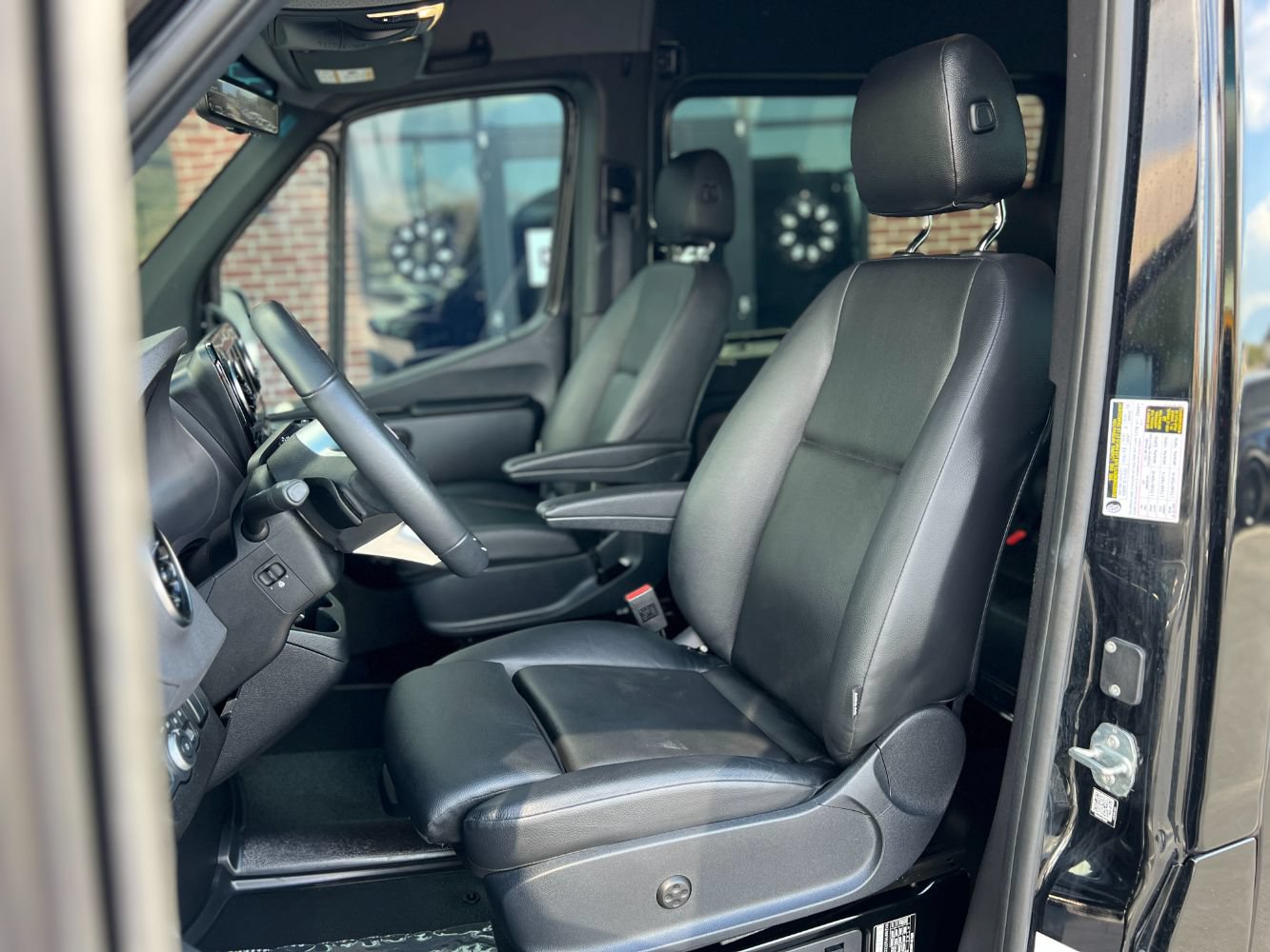 Used 2025 Mercedes-Benz Sprinter 2500 image 21