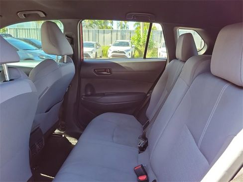 Used 2024 Toyota Corolla Cross SE image 6
