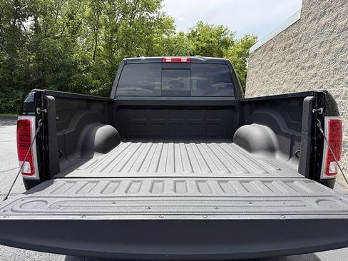 Used 2017 RAM 1500 Laramie w/ Convenience Group AWD/4WD image 29