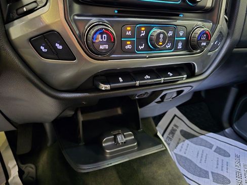 Used 2018 Chevrolet Silverado 1500 LT w/ All Star Edition AWD/4WD image 29
