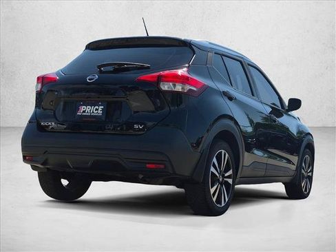 Used 2018 Nissan Kicks SV FWD image 5