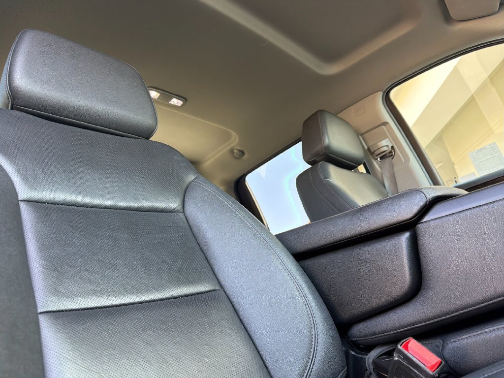 Used 2025 GMC Sierra 1500 SLT RWD image 15