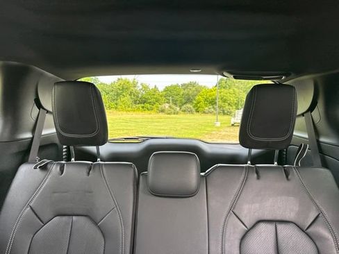 Used 2022 Chrysler Pacifica Touring-L w/ Uconnect Theater Family Group AWD/4WD image 51