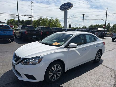 Used 2019 Nissan Sentra SV w/ Special Edition Package FWD image 4