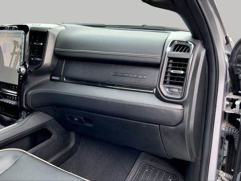 Used 2022 RAM 2500 Limited AWD/4WD image 18