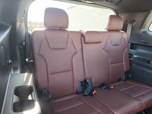 Used 2023 Kia Telluride EX w/ EX Captain's Chair Package AWD/4WD image 34