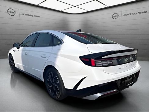 Used 2025 Hyundai Sonata SEL FWD image 6