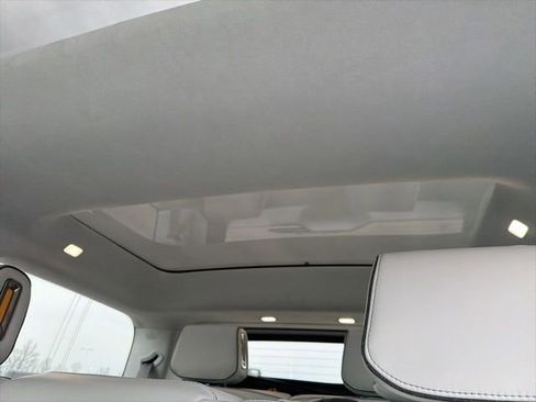 Used 2024 Rivian R1S Adventure image 33