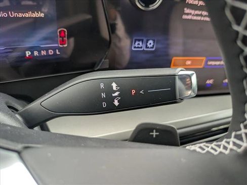 New 2025 Chevrolet Traverse LT image 13