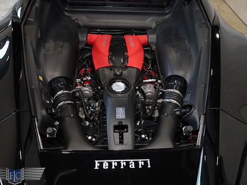 Used 2020 Ferrari F8 Tributo RWD image 35