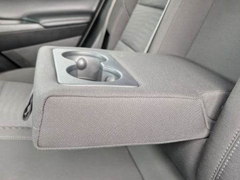 Used 2025 Chevrolet Equinox LT w/ Safety and Technology Package FWD image 13