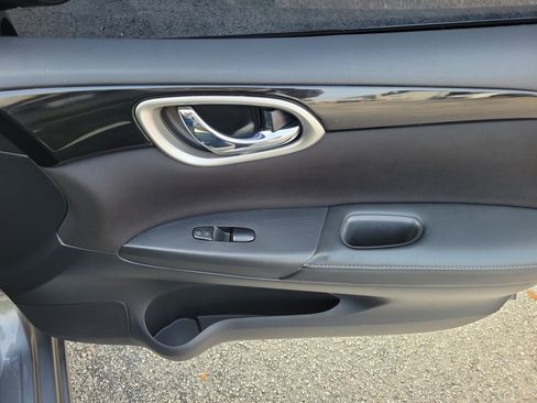 Used 2019 Nissan Sentra SV image 10