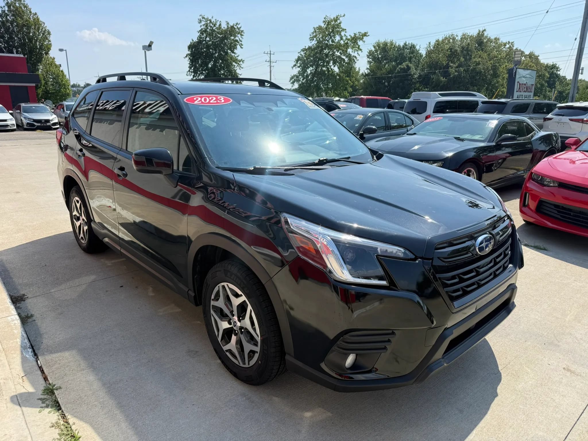 Used 2023 Subaru Forester Premium AWD/4WD image 2