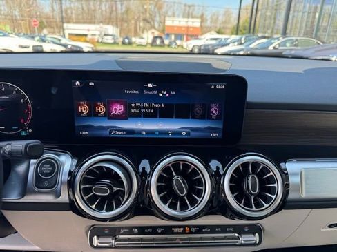 Used 2026 Mercedes-Benz GLB 250 4MATIC image 17