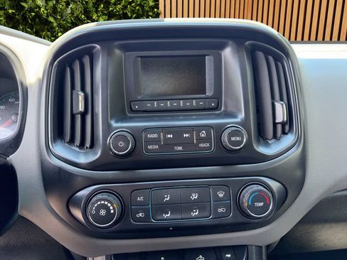 Used 2017 Chevrolet Colorado W/T AWD/4WD image 15