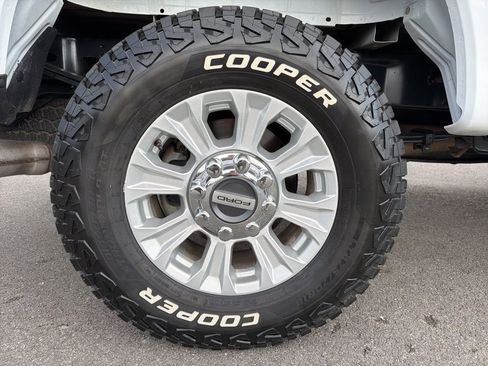 Used 2022 Ford F250 XLT w/ FX4 Off-Road Package AWD/4WD image 12