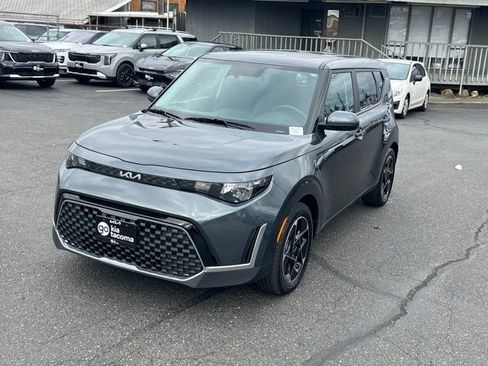 Certified 2023 Kia Soul EX image 3