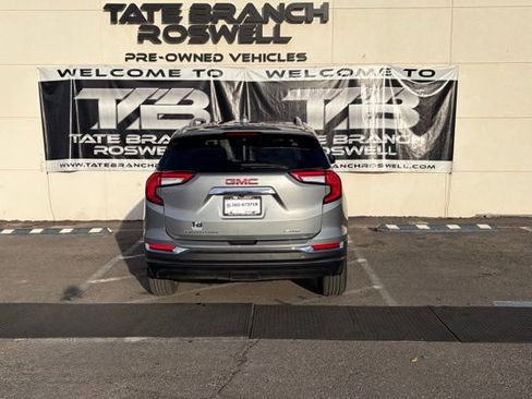 Used 2024 GMC Terrain SLT image 7