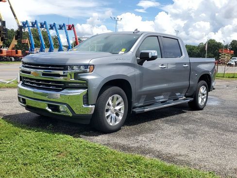 Used 2022 Chevrolet Silverado 1500 LTZ w/ LTZ Convenience Package II RWD image 2