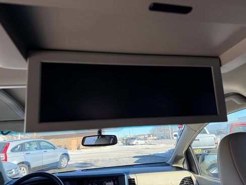 Used 2015 Toyota Sienna XLE Premium image 75