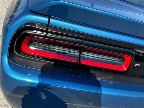 Used 2022 Dodge Challenger SXT w/ Driver Convenience Group RWD image 22