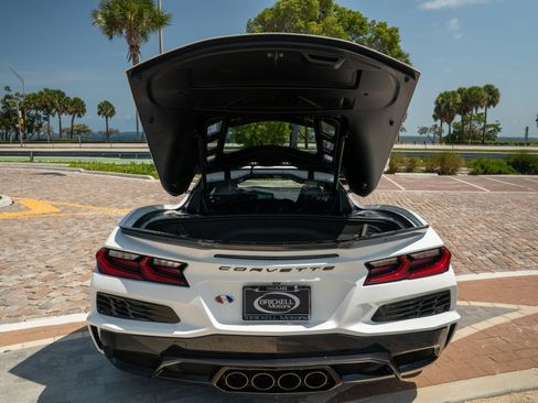 Used 2025 Chevrolet Corvette Z06 w/ Stealth Interior Trim Package RWD image 38