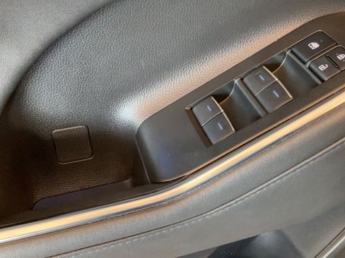 Used 2022 Toyota Highlander Platinum FWD image 19