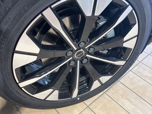 New 2026 Volvo XC60 B5 Plus w/ Protection Package Premier AWD/4WD image 8