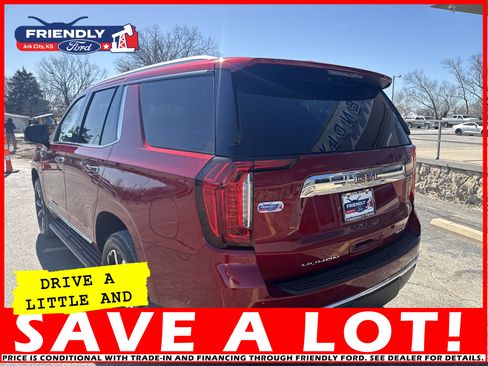 Used 2024 GMC Yukon SLT w/ SLT Premium Package image 7