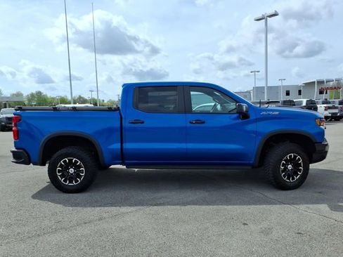 Used 2023 Chevrolet Silverado 1500 ZR2 w/ Technology Package AWD/4WD image 2