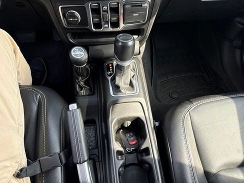 Used 2020 Jeep Wrangler Unlimited Sahara w/ Cold Weather Group AWD/4WD image 6