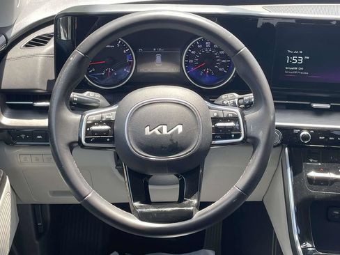 Used 2024 Kia Carnival EX FWD image 21