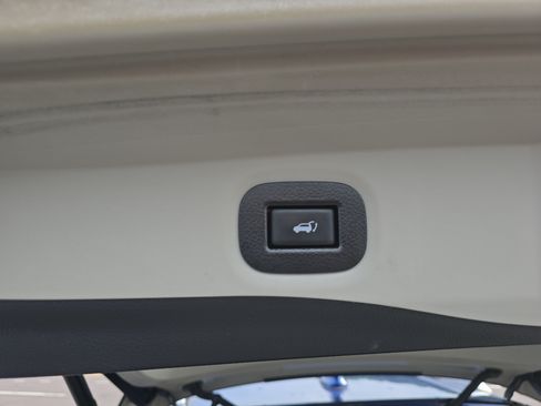 Used 2020 Nissan Rogue SV AWD/4WD image 7