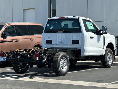 New 2026 Ford F250 XL w/ XL Chrome Package AWD/4WD image 3