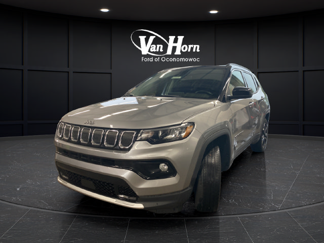 Used 2022 Jeep Compass Limited w/ Sun and Sound Group AWD/4WD image 3