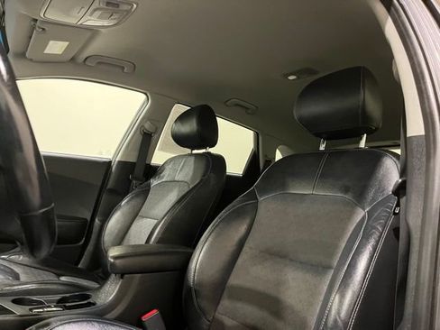 Used 2018 Kia Niro EX image 20