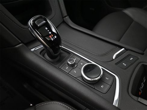 Certified 2023 Cadillac XT6 Sport w/ LPO, ONYX Package image 27