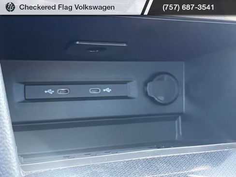 New 2026 Volkswagen Taos SE image 42