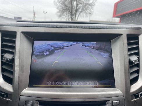 Used 2011 Subaru Outback 2.5i Limited image 18