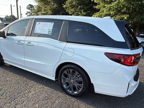 Used 2026 Honda Odyssey Touring image 10